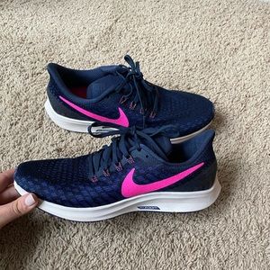 Navy/Pink Women’s Nike Sneakers (Size: 9.5)